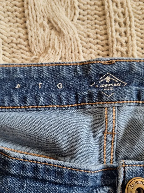 Woman's St. John's Bay Straight Leg Jeans Size 20 Wide - Picture 3 of 3